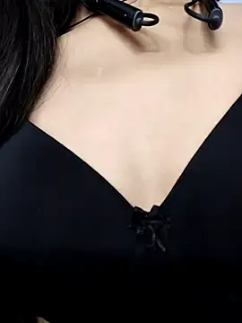 Stripchat Nude Webcam of Kiritika_1