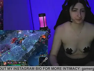 Stripchat Nude Webcam of Gamergirl-Linela