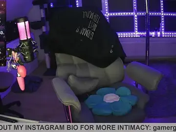 Stripchat Sex Cam of Gamergirl-Linela