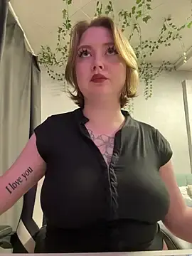 Stripchat Live Sex Cam of EmmySuiyugh