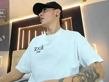 Stripchat Sex Cam of Lobo_17_