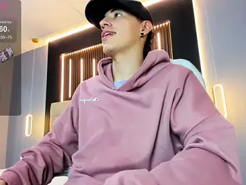 Stripchat Live Sex Cam of Lobo_17_