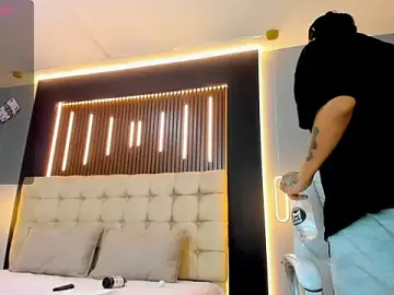 Stripchat Adult Video Chat of Lobo_17_