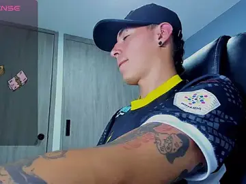 Stripchat Live Sex of Lobo_17_