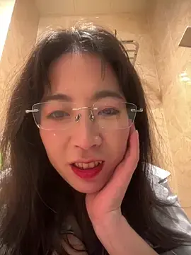 Stripchat Free Porn Cam of yourkeer