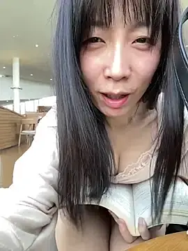 Stripchat Live Sex Cam of yourkeer