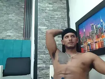 Stripchat Free Live Porn of Chris_Dick23