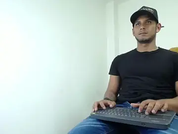 Stripchat Best live sex cam show of Chris_Dick23