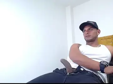 Stripchat Best live sex cam show of Chris_Dick23