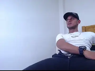 Stripchat Free Live Porn of Chris_Dick23