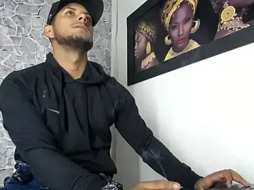 Stripchat Watch Live Sex Cams of Chris_Dick23