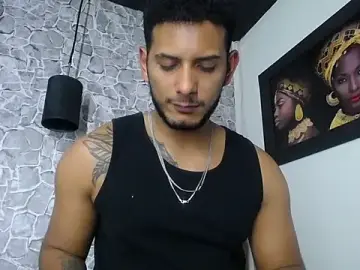 Stripchat Nude Webcam of Chris_Dick23