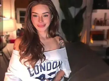 Stripchat Best live sex cam show of ParisianDoll