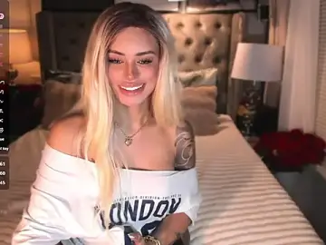 Stripchat Sex Cam of ParisianDoll