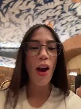Stripchat Sex Cam of _Valentinaa_