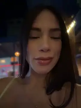 Stripchat Sex Cam of _Valentinaa_