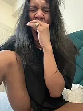 Stripchat Live Sex Cam of DarlingJenny22