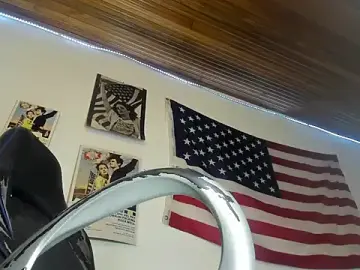 Stripchat Nude Webcam of charlie_hotxxx