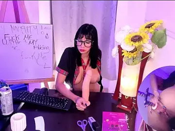 Stripchat Free Porn Cam of DollyMae_