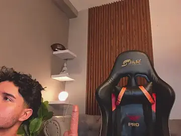 Stripchat Live Sex Cam of liam_collins21