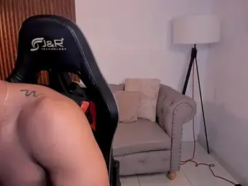Stripchat Sex Cam of liam_collins21