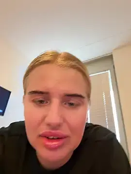 Stripchat Watch Live Sex Cams of yourhornyslut