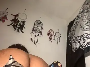 Stripchat Live Sex Cam of Sexy_ebony_BunNey