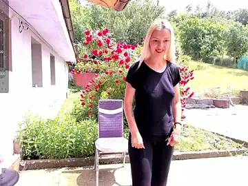 Stripchat Free Porn Cam of luxurydoll21