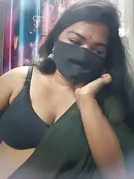 Stripchat Watch Live Sex Cams of Liyaa_24
