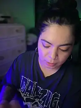 Stripchat Free Live Porn of kimmiakiss22