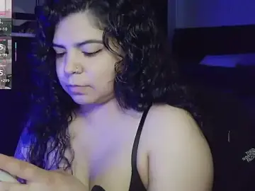 Stripchat Free Live Porn of kimmiakiss22