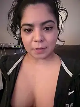 Stripchat Watch Live Sex Cams of kimmiakiss22