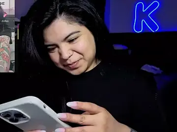 Stripchat Free Live Porn of kimmiakiss22