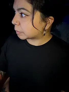Stripchat Free Porn Cam of kimmiakiss22