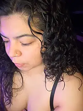 Stripchat Sex Cam of kimmiakiss22