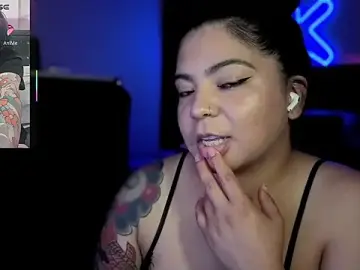 Stripchat Adult Webcams of kimmiakiss22