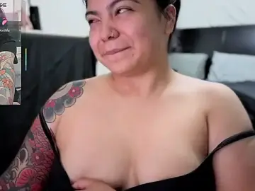 Stripchat Live Porn of kimmiakiss22