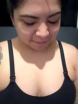 Stripchat Free Live Porn of kimmiakiss22