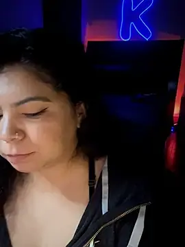 Stripchat Free Porn Cam of kimmiakiss22