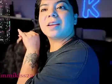 Stripchat Live Sex Cam of kimmiakiss22