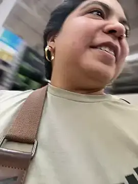 Stripchat Live Porn of kimmiakiss22