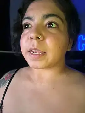 Stripchat Sex Cam of kimmiakiss22