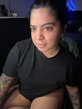 Stripchat Sex Chat of kimmiakiss22