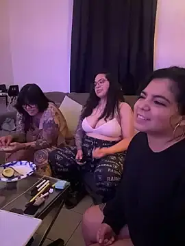 Stripchat Free Porn Cam of kimmiakiss22