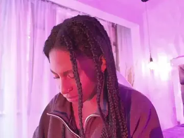 Stripchat Free Live Porn of Queen_perla_