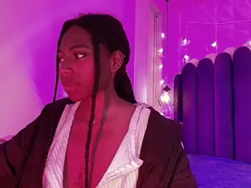 Stripchat Live Porn of Queen_perla_