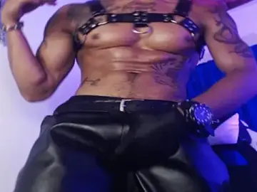 Stripchat Free Porn Cam of Ryan_coopper