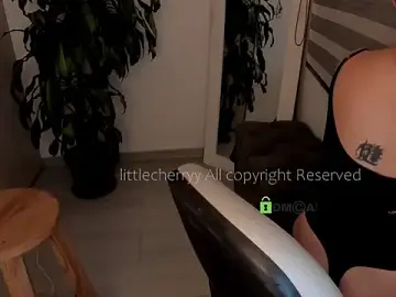 Stripchat Adult Video Chat of _littlecherryy_