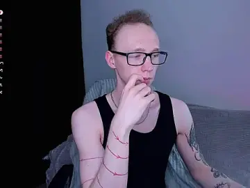 Stripchat Sex Cam of Alex_silent