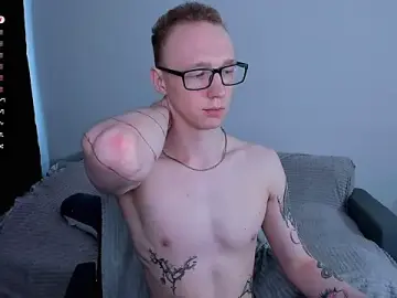 Stripchat Sex Cam of Alex_silent